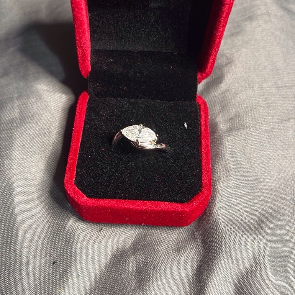 Elegant 2Ct Moissanite Marquis shape ring in 925 Sterling Silver